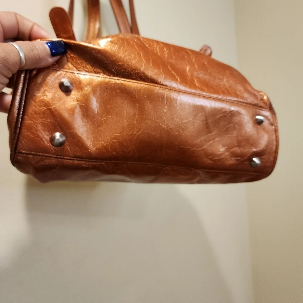 HOBO International Metallic double Handles strap Bag - Picture 5 of 13